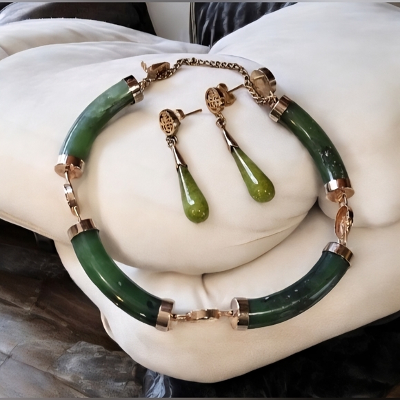 Vintage Green Jade Panel Bracelet Earrings with Gold Plate Jade Drop Earrings - Picture 1 of 14